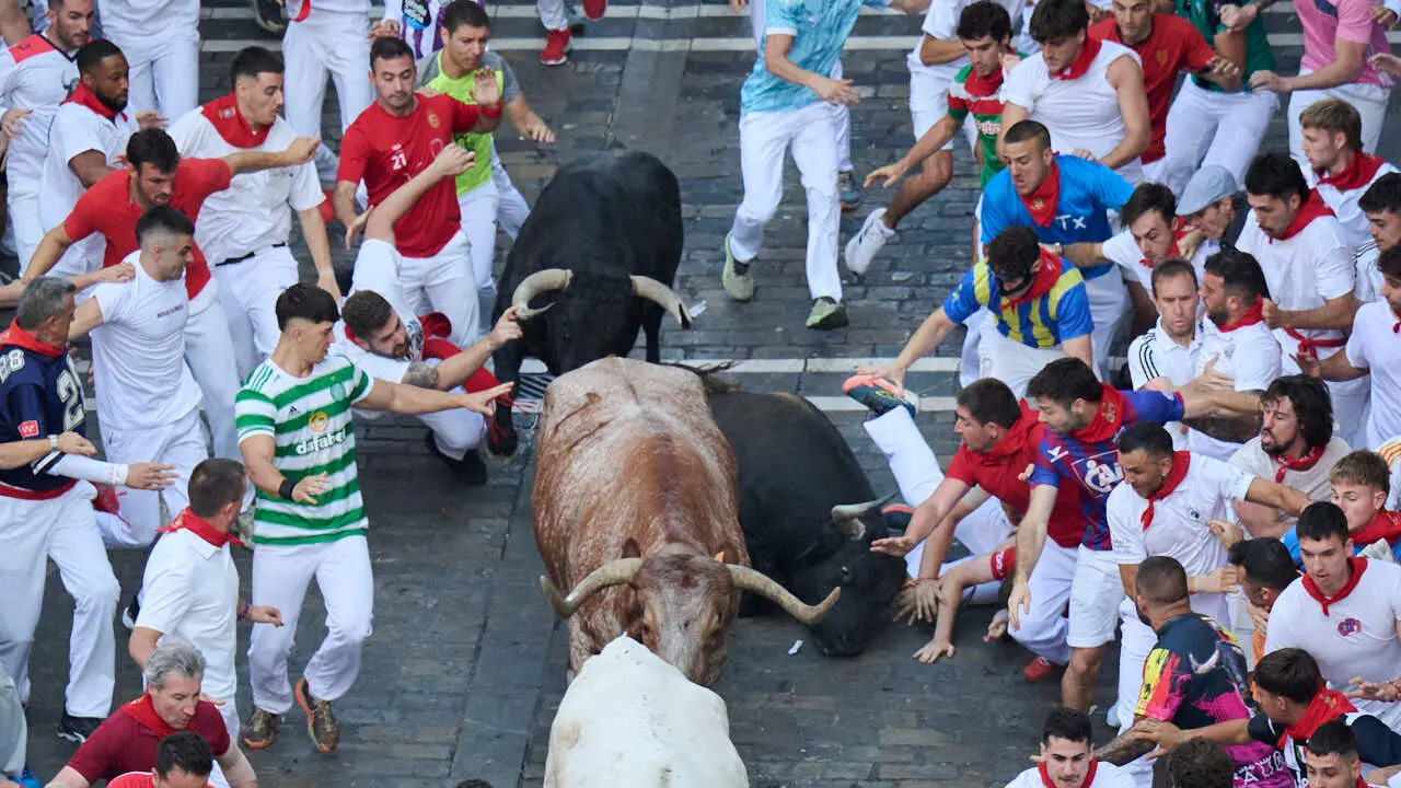 Segundo encierro de San Ferm&iacute;n 2026 con toros de Cebada Gago en Telef&oacute;nica. PABLO LASAOSA