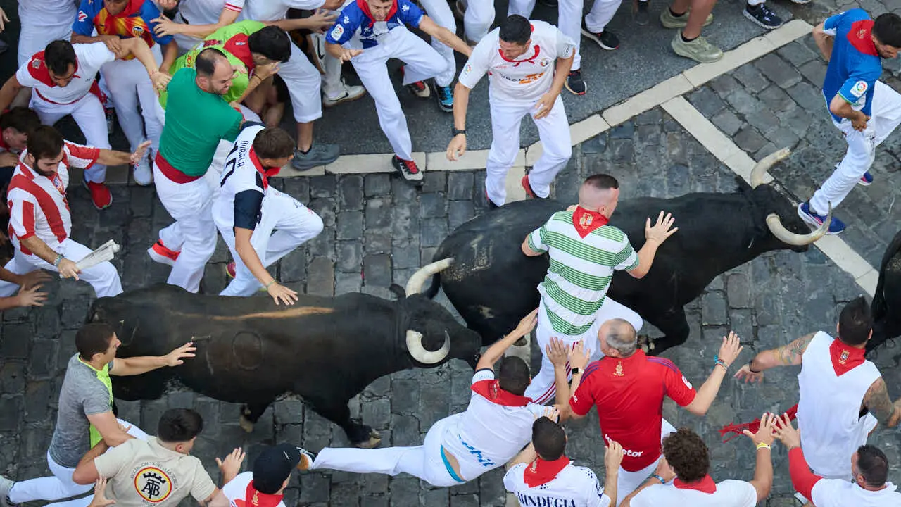 Segundo encierro de San Ferm&iacute;n 2026 con toros de Cebada Gago en Telef&oacute;nica. PABLO LASAOSA
