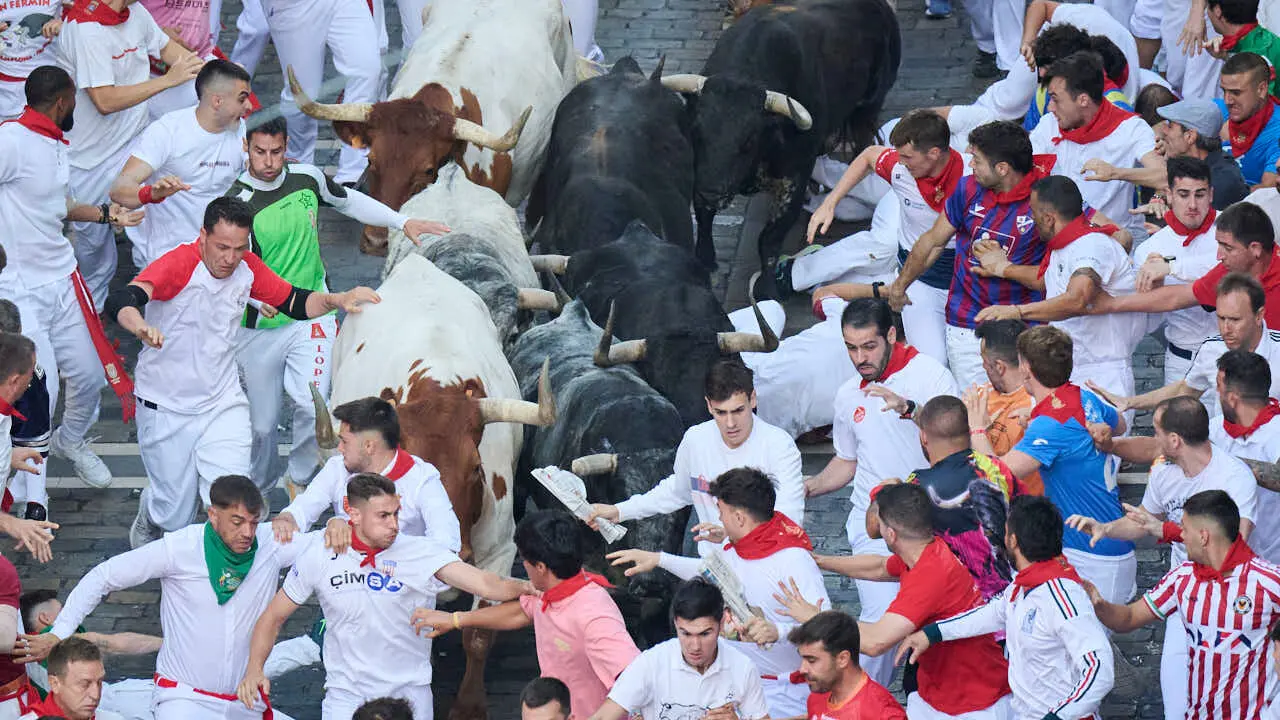 Segundo encierro de San Ferm&iacute;n 2026 con toros de Cebada Gago en Telef&oacute;nica. PABLO LASAOSA