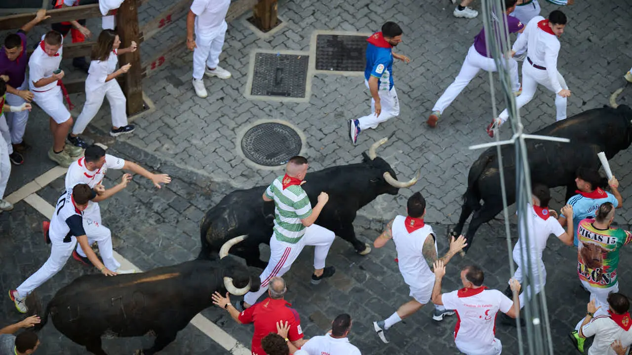 Segundo encierro de San Ferm&iacute;n 2026 con toros de Cebada Gago en Telef&oacute;nica. PABLO LASAOSA