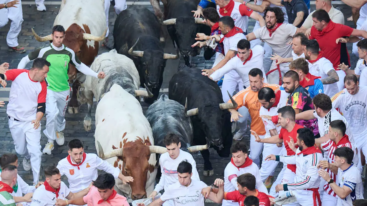 Segundo encierro de San Ferm&iacute;n 2026 con toros de Cebada Gago en Telef&oacute;nica. PABLO LASAOSA