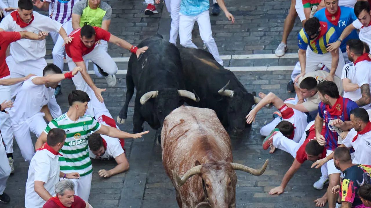 Segundo encierro de San Ferm&iacute;n 2026 con toros de Cebada Gago en Telef&oacute;nica. PABLO LASAOSA