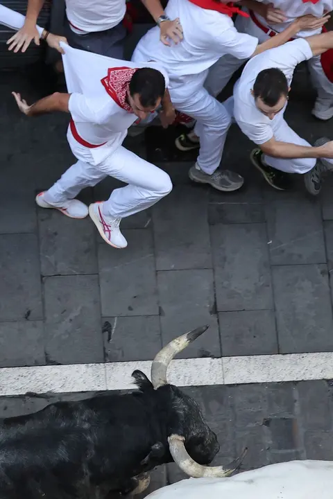 Segundo encierro de las fiestas de San Ferm&iacute;n 2026 con toros de la ganader&iacute;a gaditana de Cebada Gago. EFE