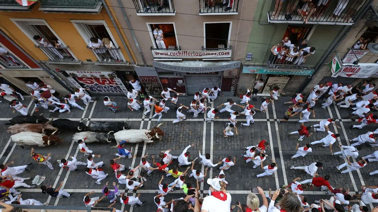 Segundo encierro de las fiestas de San Ferm&iacute;n 2026 con toros de la ganader&iacute;a gaditana de Cebada Gago. EFE