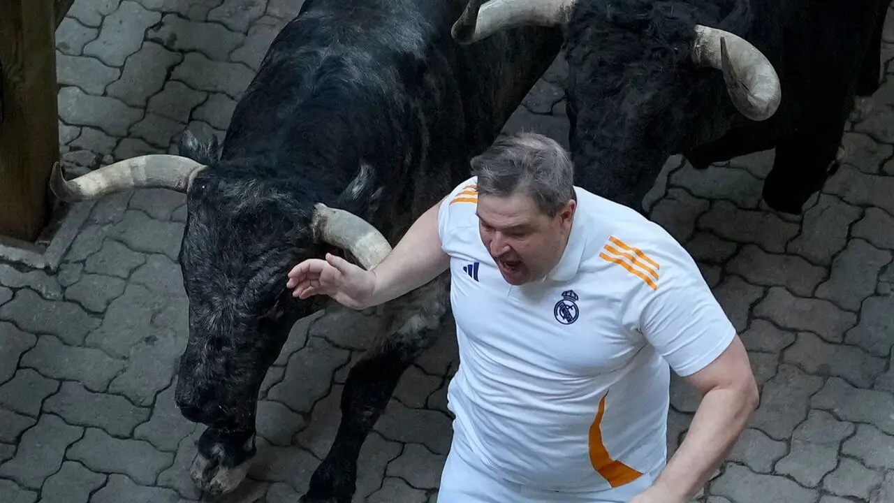 Segundo encierro de las fiestas de San Ferm&iacute;n 2026 con toros de la ganader&iacute;a gaditana de Cebada Gago. EFE
