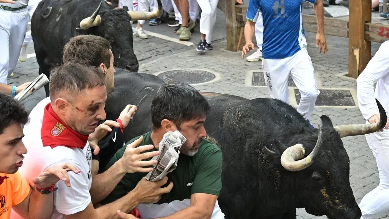 Segundo encierro de las fiestas de San Ferm&iacute;n 2026 con toros de la ganader&iacute;a gaditana de Cebada Gago. EFE