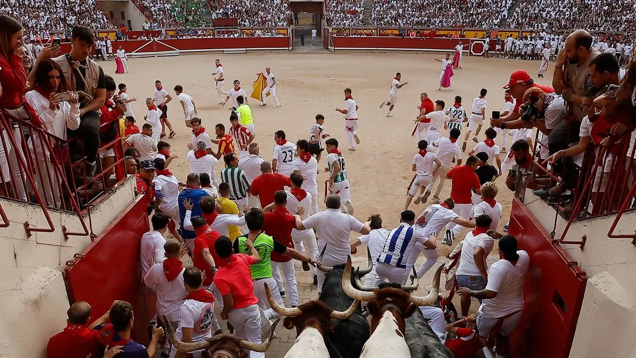 Segundo encierro de las fiestas de San Ferm&iacute;n 2026 con toros de la ganader&iacute;a gaditana de Cebada Gago. EFE