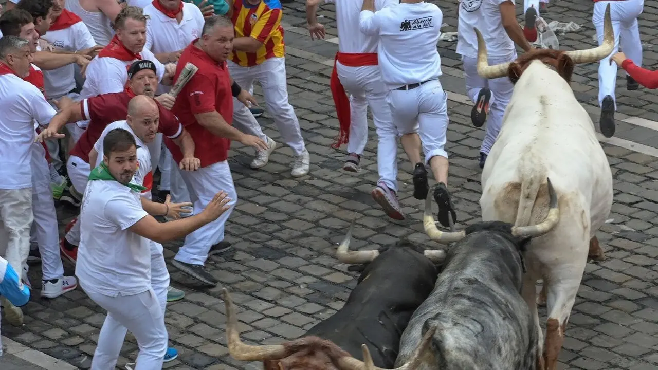 Segundo encierro de las fiestas de San Ferm&iacute;n 2026 con toros de la ganader&iacute;a gaditana de Cebada Gago. EFE