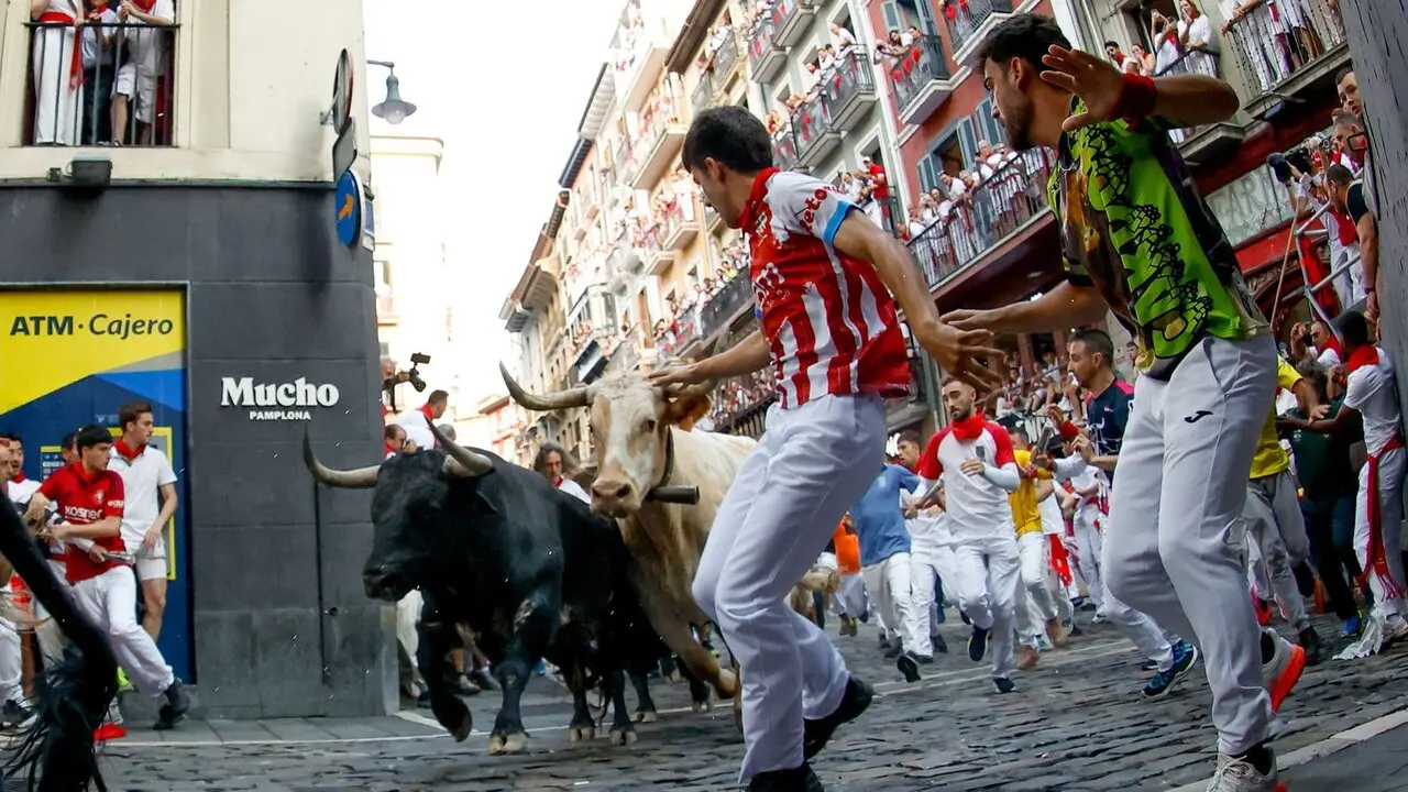 Segundo encierro de las fiestas de San Ferm&iacute;n 2026 con toros de la ganader&iacute;a gaditana de Cebada Gago. EFE
