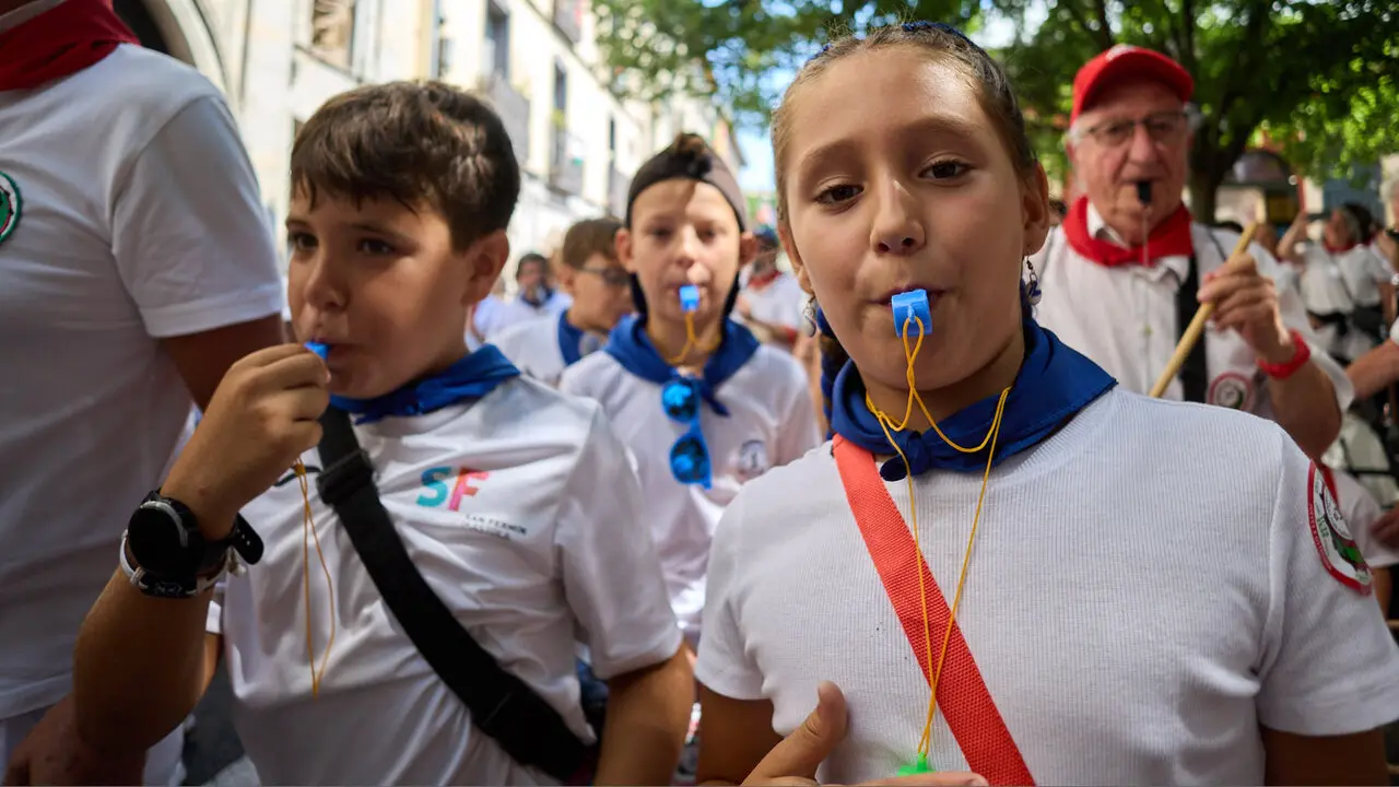 Struendo de Iru&ntilde;a Txiki por las calles de Pamplona durante las Fiestas de San Ferm&iacute;n 2026. I&Ntilde;IGO ALZUGARAY