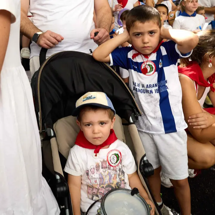 Struendo de Iru&ntilde;a Txiki por las calles de Pamplona durante las Fiestas de San Ferm&iacute;n 2026. I&Ntilde;IGO ALZUGARAY