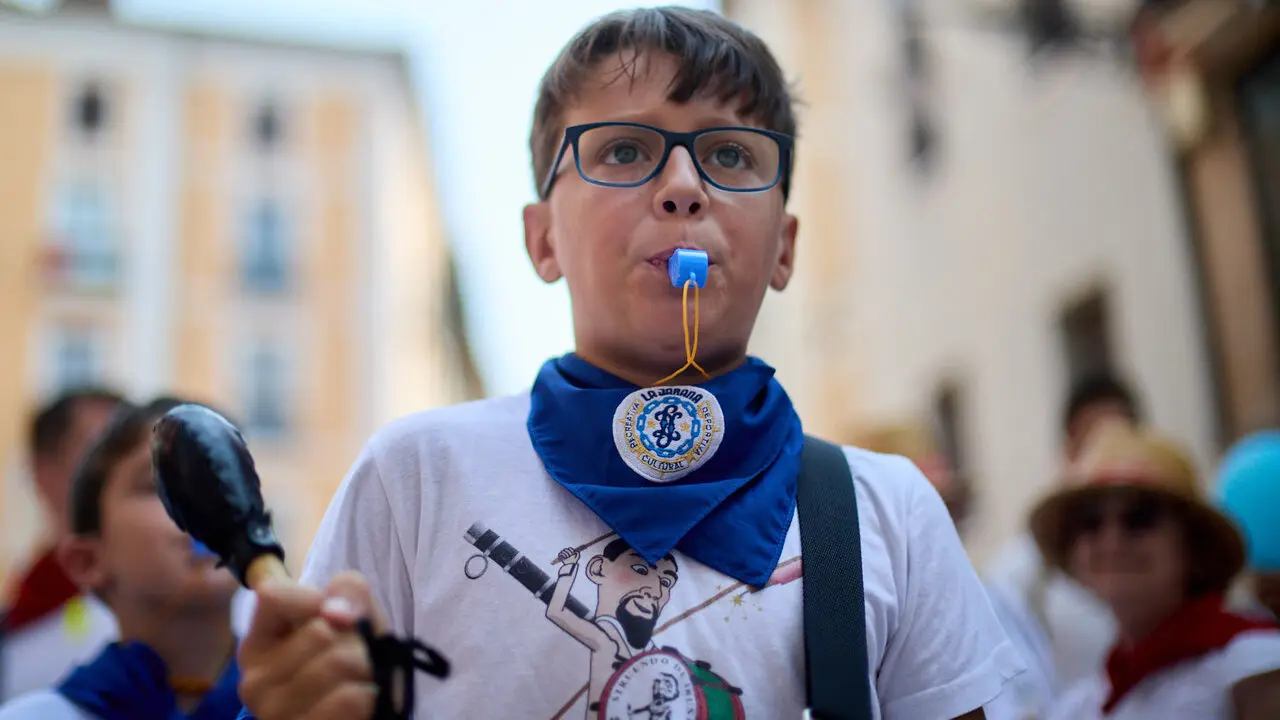 Struendo de Iru&ntilde;a Txiki por las calles de Pamplona durante las Fiestas de San Ferm&iacute;n 2026. I&Ntilde;IGO ALZUGARAY