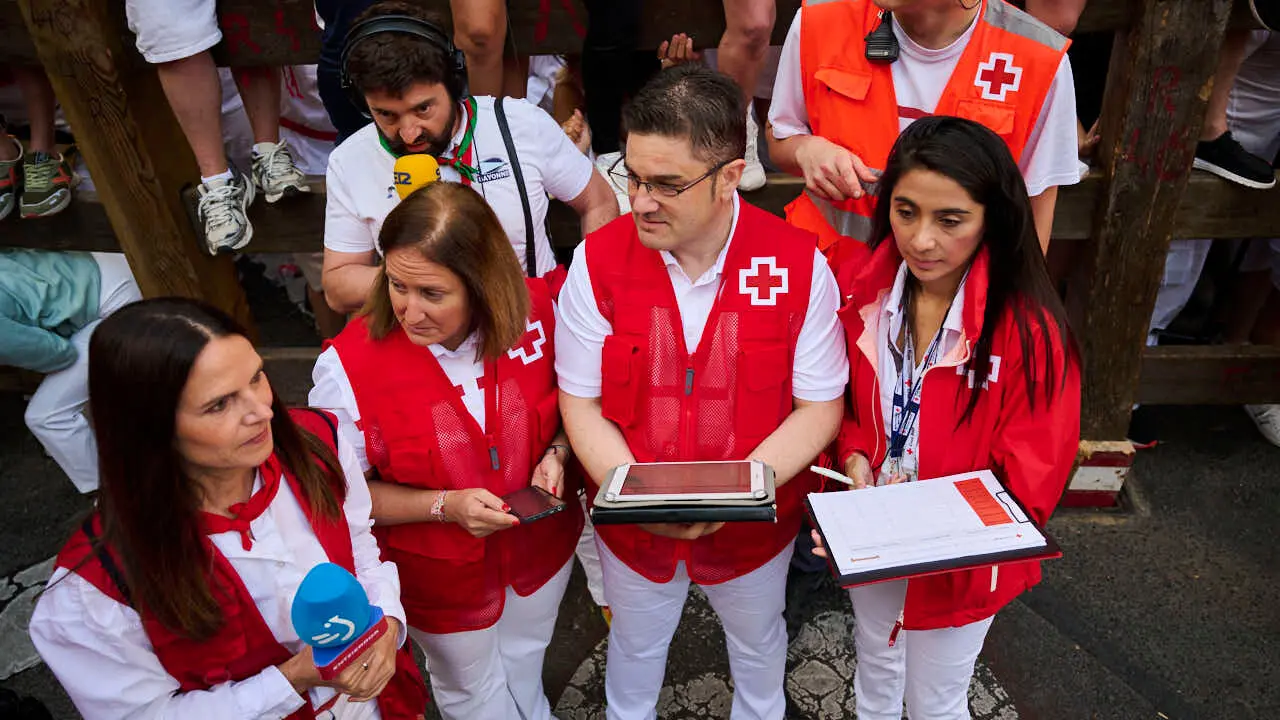 Quinto encierro de San Ferm&iacute;n 2026 con toros de Jos&eacute; Escolar en la curva de Telef&oacute;nica. PABLO LASAOSA