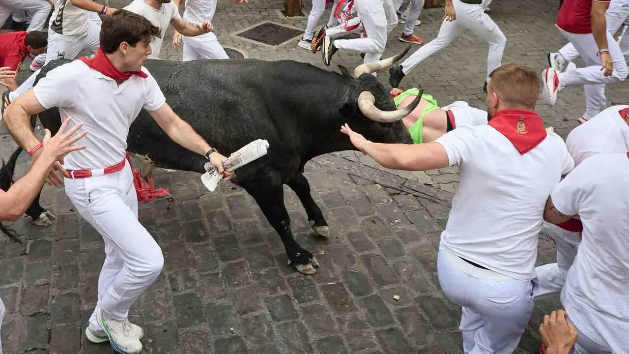 S&eacute;ptimo encierro de los Sanfermines de 2026, a 13 de julio de 2026, en Pamplona, Navarra (Espa&ntilde;a). En esta ocasi&oacute;n, el s&eacute;ptimo encierro de las fiestas de San Ferm&iacute;n se ha realizado con toros de la ganader&iacute;a Miura.

Eduardo Sanz / Europa Press
13/7/2026