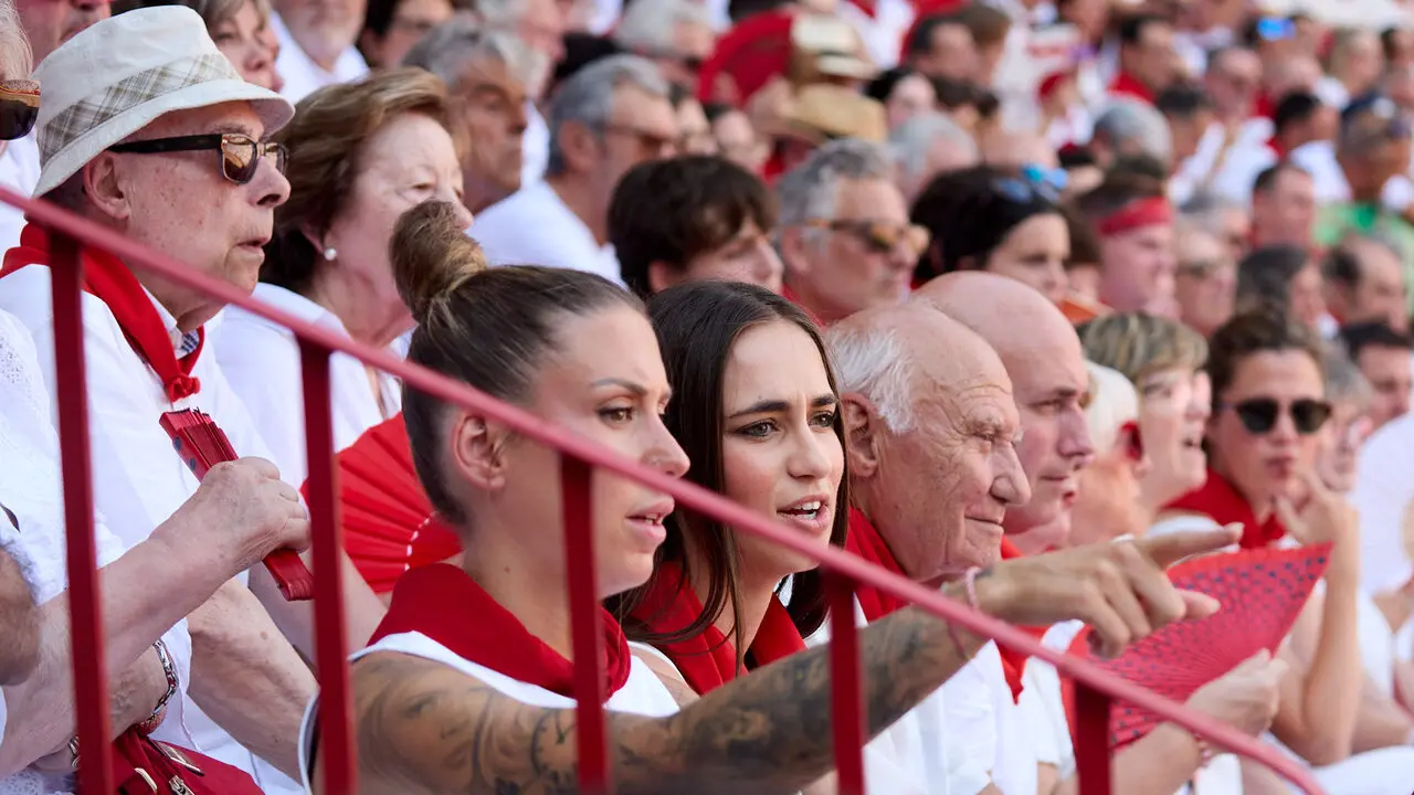Los tendidos de la Plaza de Toros de Pamplona durante la octava y &uacute;ltima corrida de la Feria del Toro de San Ferm&iacute;n 2026. I&Ntilde;IGO ALZUGARAY