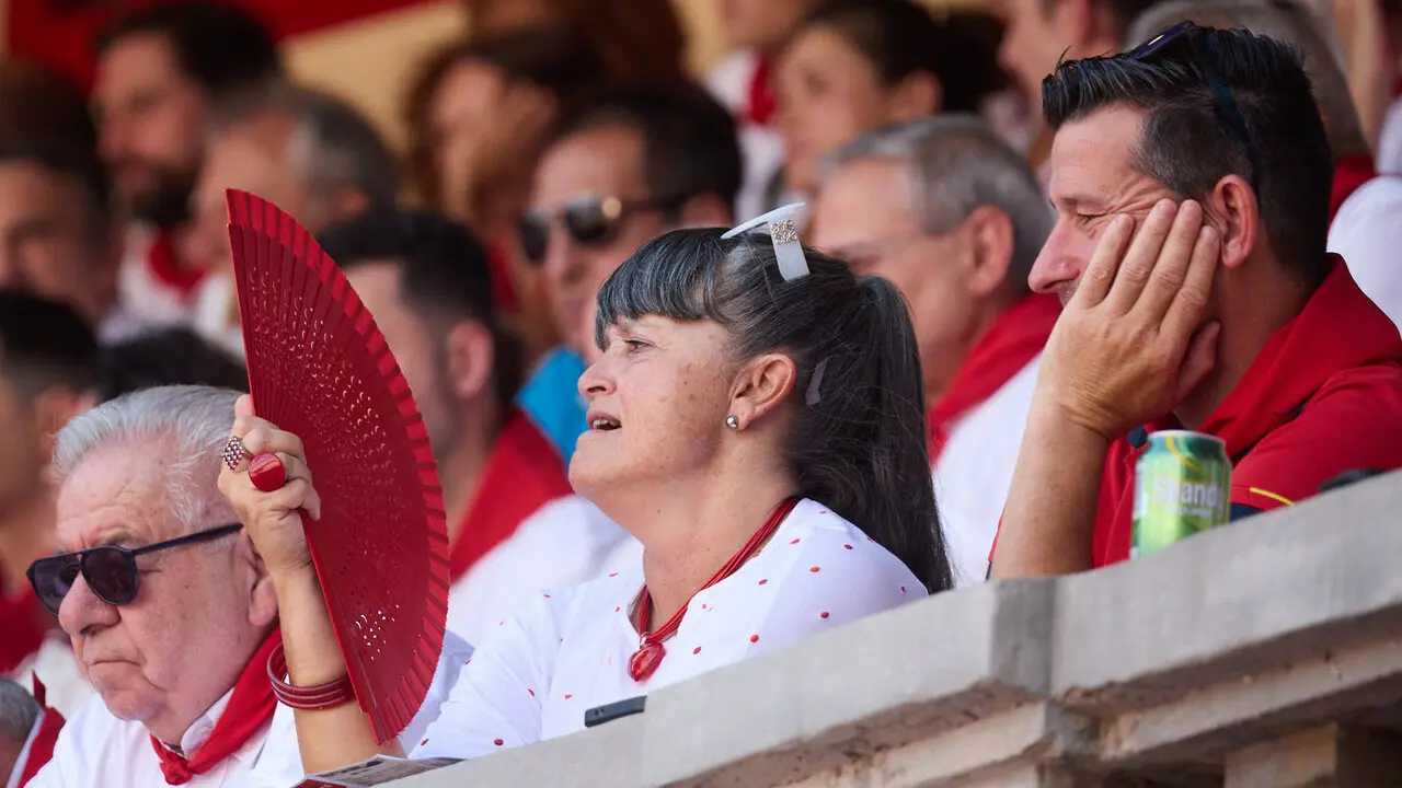 Los tendidos de la Plaza de Toros de Pamplona durante la octava y &uacute;ltima corrida de la Feria del Toro de San Ferm&iacute;n 2026. I&Ntilde;IGO ALZUGARAY