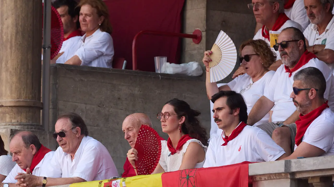 Los tendidos de la Plaza de Toros de Pamplona durante la octava y &uacute;ltima corrida de la Feria del Toro de San Ferm&iacute;n 2026. I&Ntilde;IGO ALZUGARAY