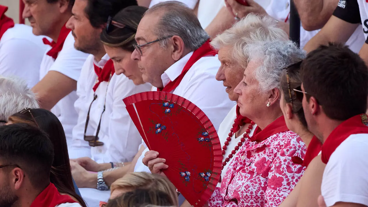 Los tendidos de la Plaza de Toros de Pamplona durante la octava y &uacute;ltima corrida de la Feria del Toro de San Ferm&iacute;n 2026. I&Ntilde;IGO ALZUGARAY