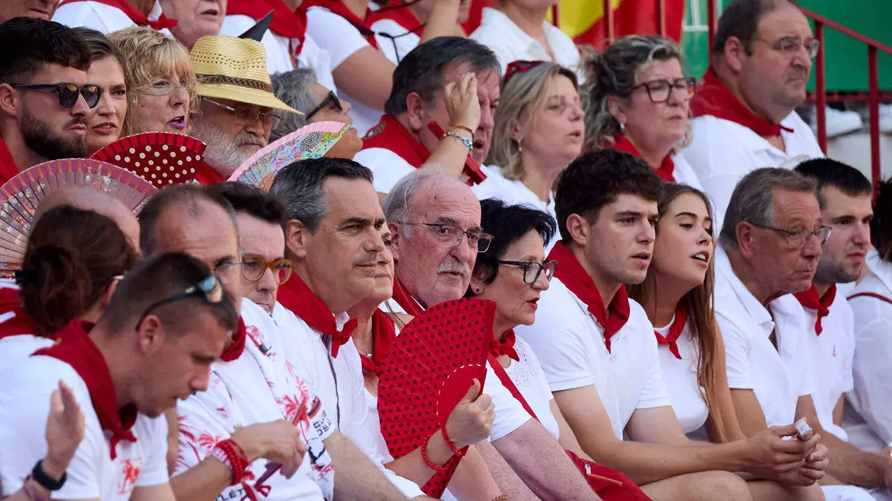 Los tendidos de la Plaza de Toros de Pamplona durante la octava y &uacute;ltima corrida de la Feria del Toro de San Ferm&iacute;n 2026. I&Ntilde;IGO ALZUGARAY