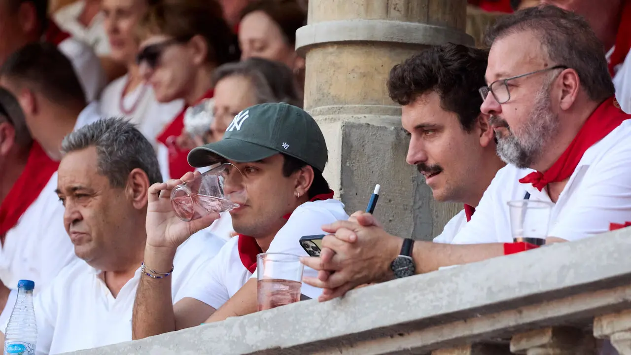 Los tendidos de la Plaza de Toros de Pamplona durante la octava y &uacute;ltima corrida de la Feria del Toro de San Ferm&iacute;n 2026. I&Ntilde;IGO ALZUGARAY