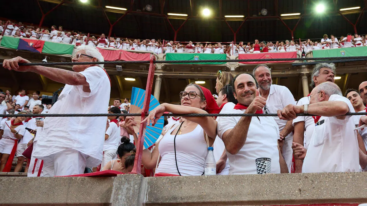 Los tendidos de la Plaza de Toros de Pamplona durante la octava y &uacute;ltima corrida de la Feria del Toro de San Ferm&iacute;n 2026. I&Ntilde;IGO ALZUGARAY