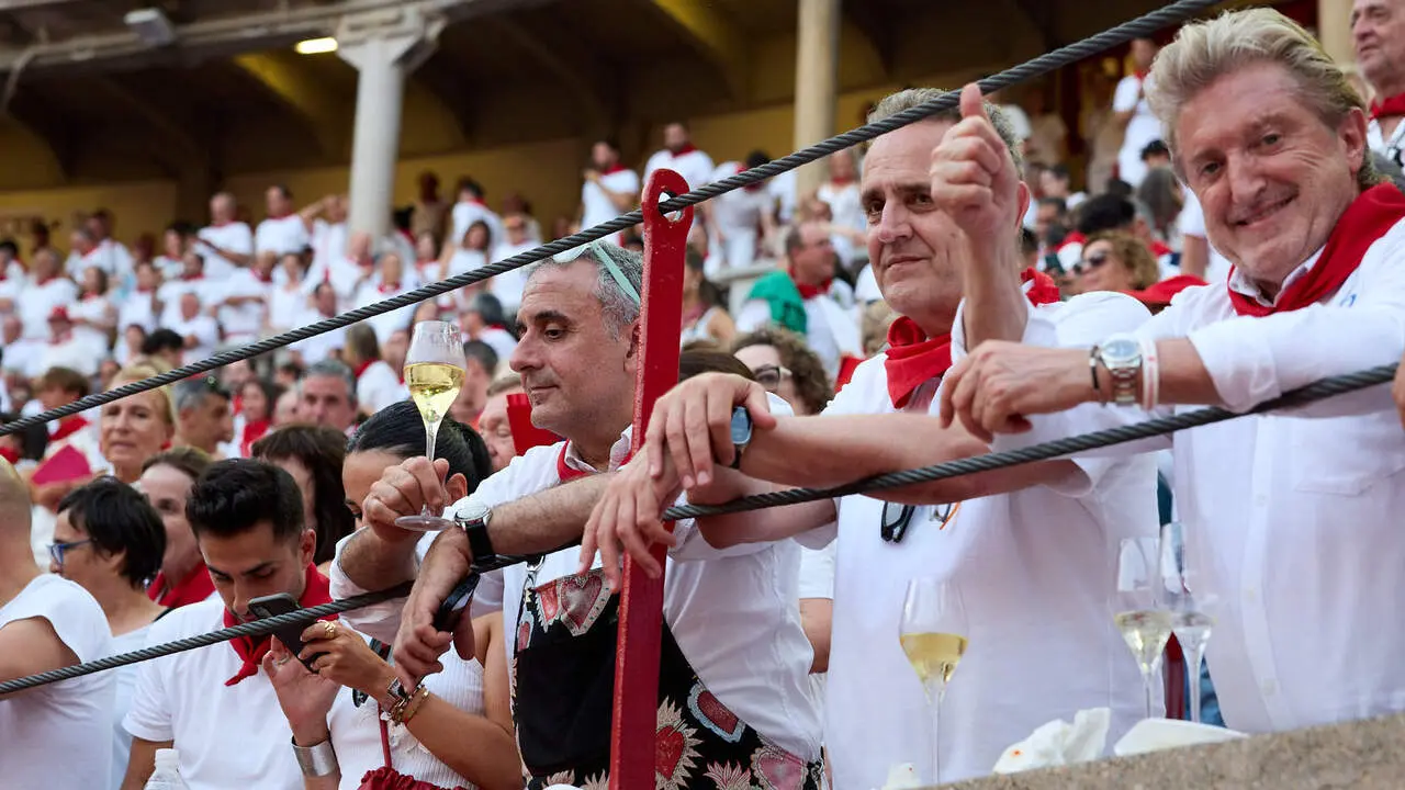 Los tendidos de la Plaza de Toros de Pamplona durante la octava y &uacute;ltima corrida de la Feria del Toro de San Ferm&iacute;n 2026. I&Ntilde;IGO ALZUGARAY
