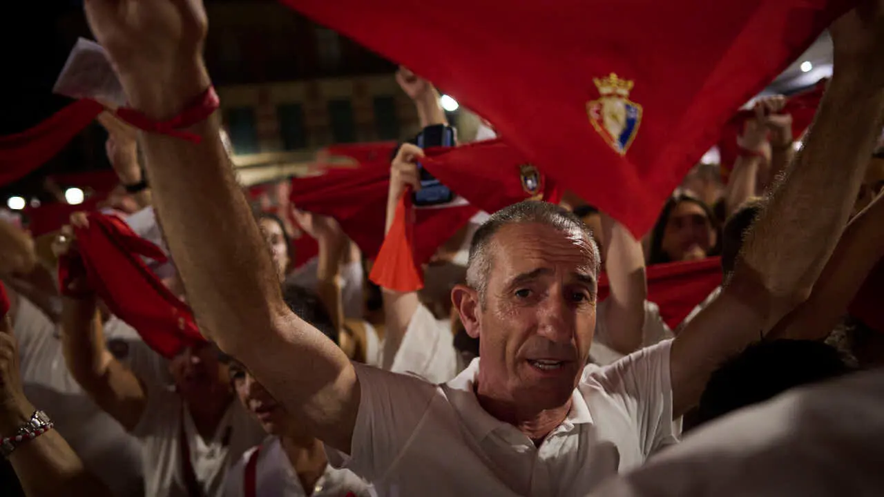 La Cofrad&iacute;a de San Saturnino ofrece el Pobre de Mi alternativo en honor al Guti. PABLO LASAOSA