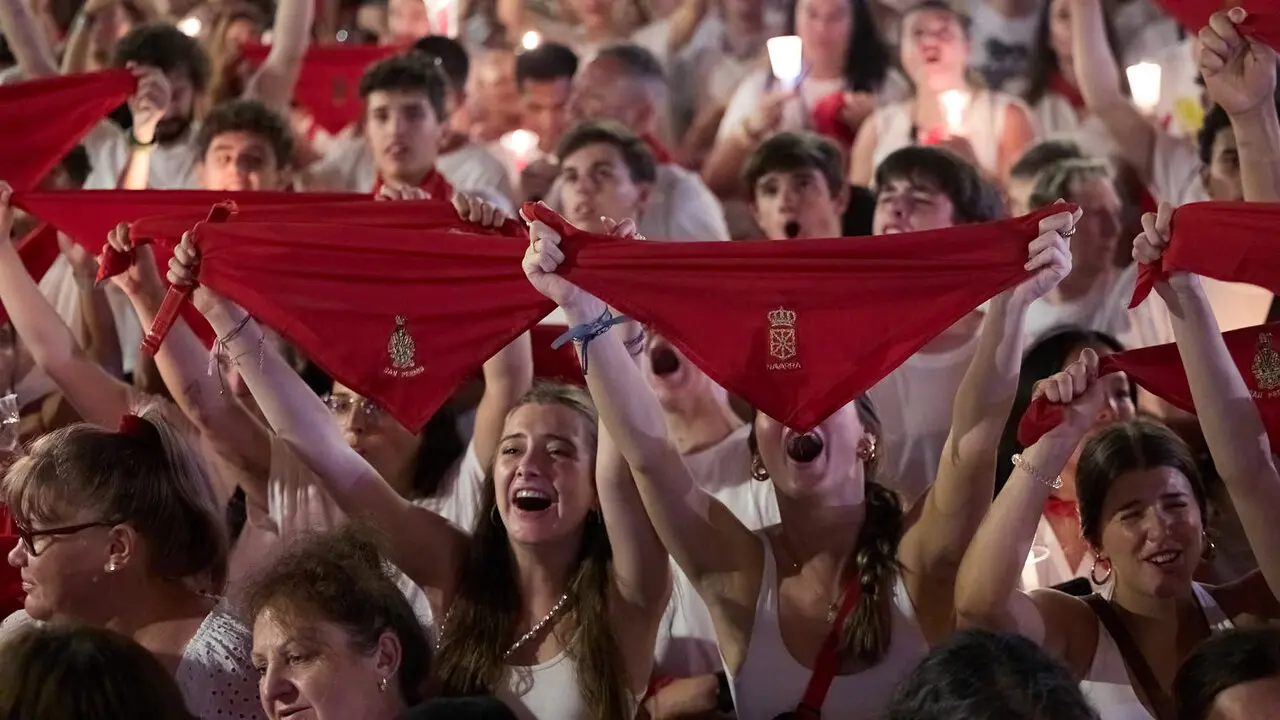 Pobre de m&iacute; en la Plaza del Ayuntamiento de Pamplona con el que finalizan los nueve d&iacute;as de las Fiestas de San Ferm&iacute;n 2026. I&Ntilde;IGO ALZUGARAY
