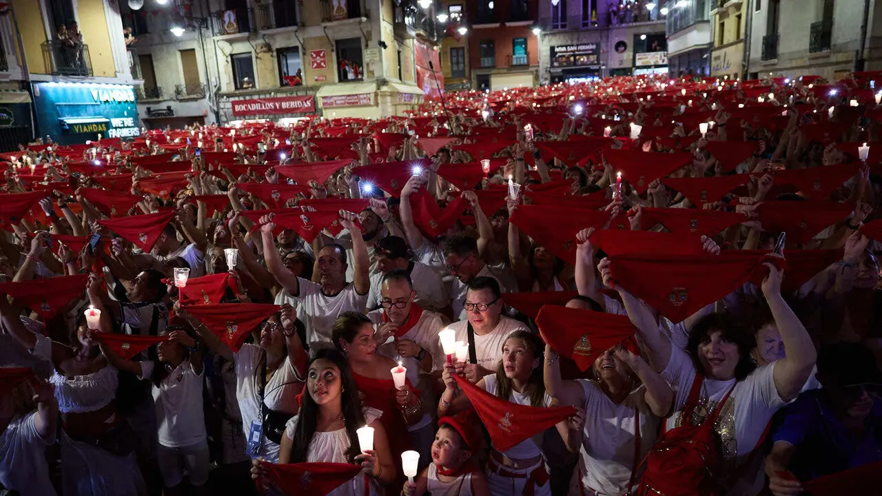 Pobre de m&iacute; en la Plaza del Ayuntamiento de Pamplona con el que finalizan los nueve d&iacute;as de las Fiestas de San Ferm&iacute;n 2026. I&Ntilde;IGO ALZUGARAY