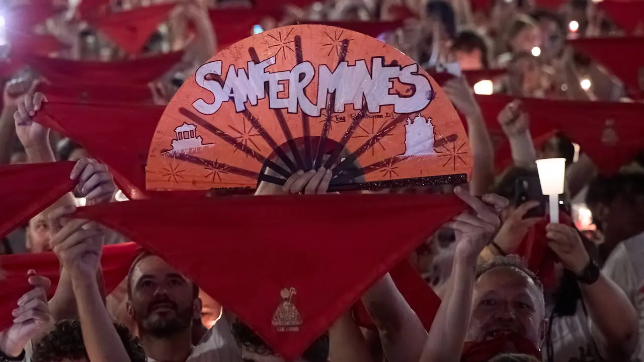 Pobre de m&iacute; en la Plaza del Ayuntamiento de Pamplona con el que finalizan los nueve d&iacute;as de las Fiestas de San Ferm&iacute;n 2026. I&Ntilde;IGO ALZUGARAY