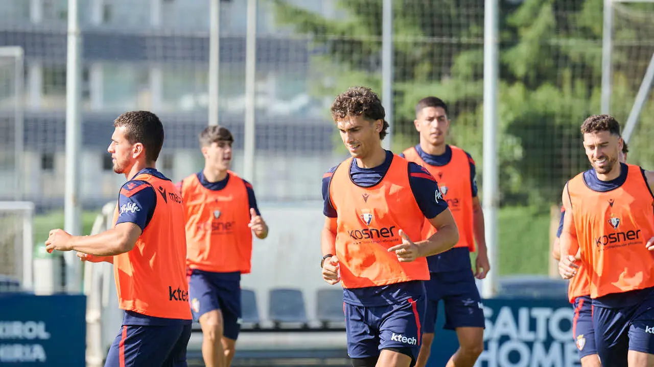 Osasuna se ejercita en las instalaciones de Tajonar durante la pretemporada 2026. PABLO LASAOSA