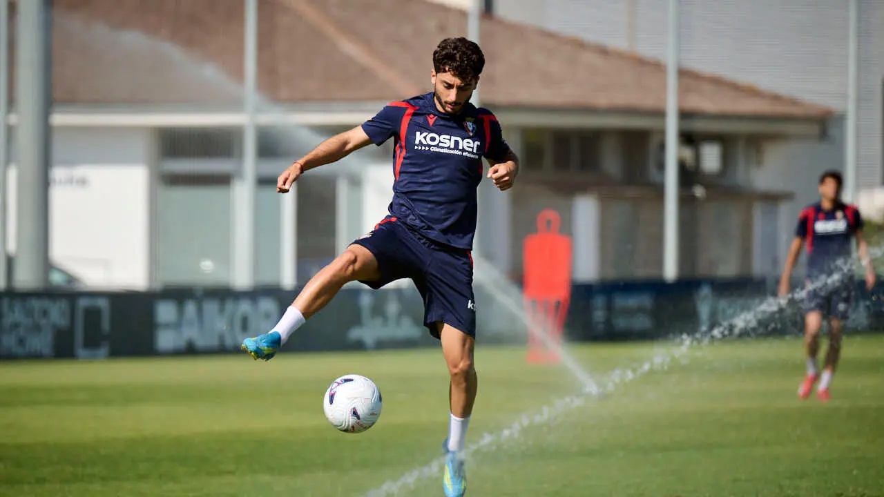 Osasuna se ejercita en las instalaciones de Tajonar durante la pretemporada 2026. PABLO LASAOSA