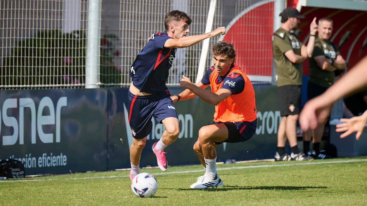 Osasuna se ejercita en las instalaciones de Tajonar durante la pretemporada 2026. PABLO LASAOSA