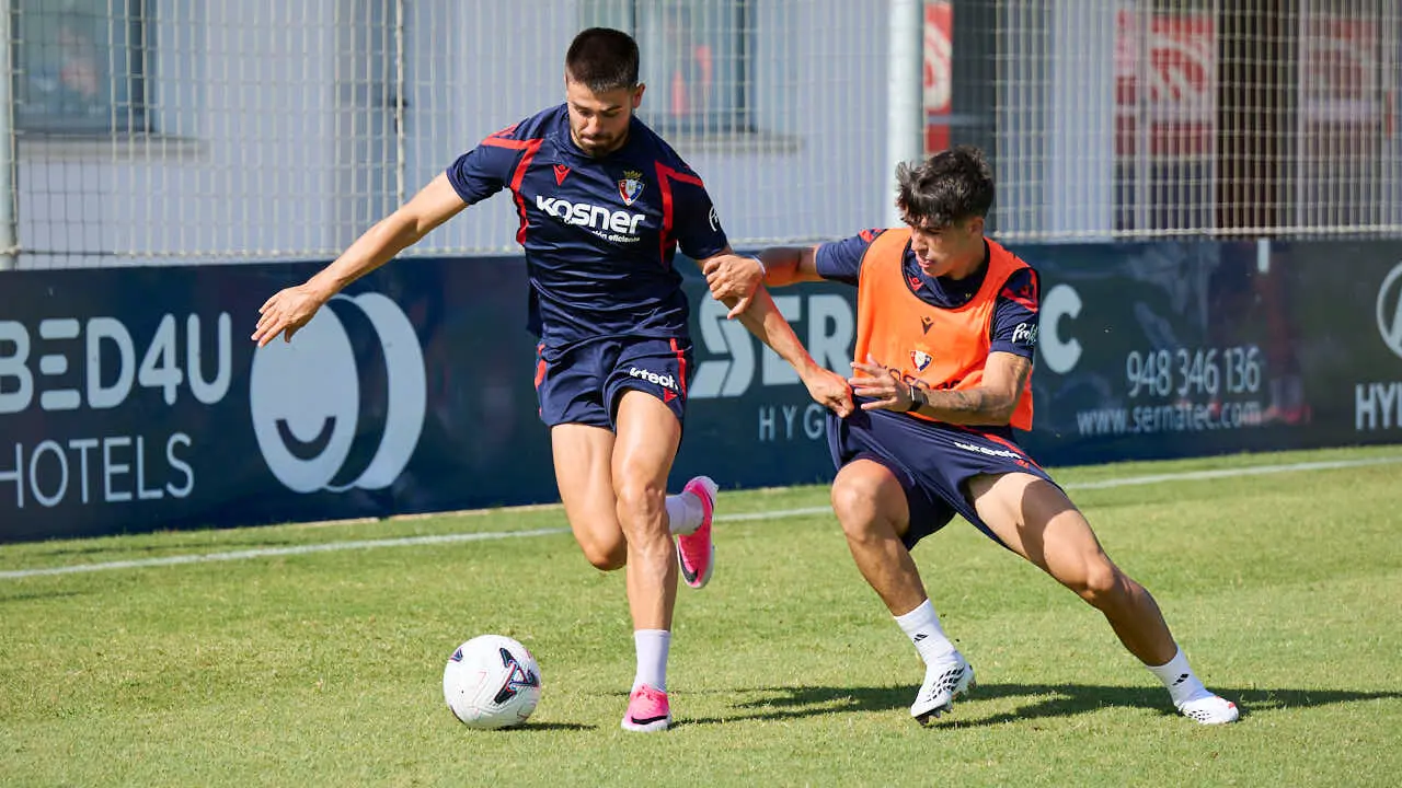 Osasuna se ejercita en las instalaciones de Tajonar durante la pretemporada 2026. PABLO LASAOSA