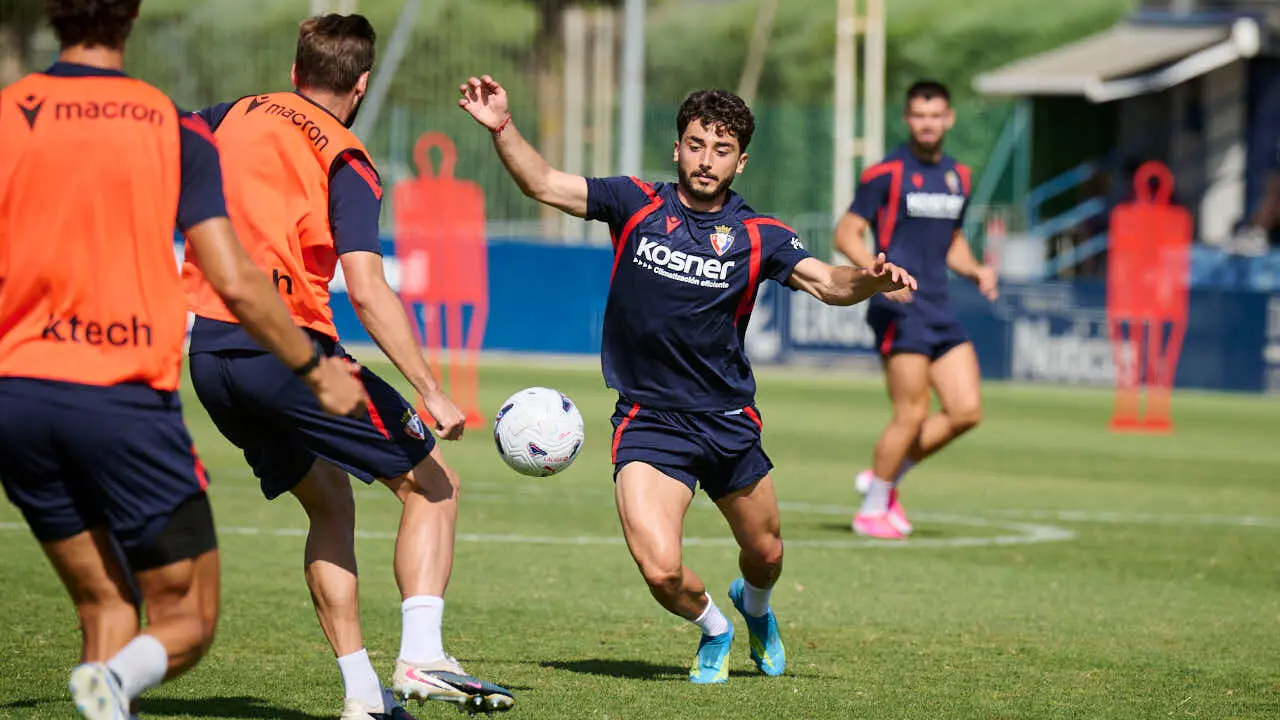 Osasuna se ejercita en las instalaciones de Tajonar durante la pretemporada 2026. PABLO LASAOSA