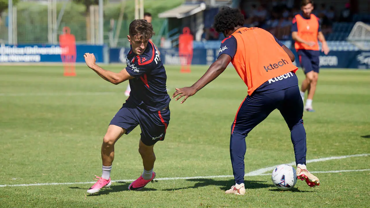Osasuna se ejercita en las instalaciones de Tajonar durante la pretemporada 2026. PABLO LASAOSA