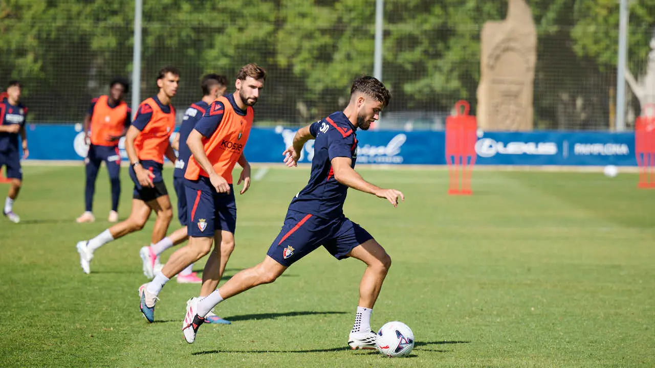 Osasuna se ejercita en las instalaciones de Tajonar durante la pretemporada 2026. PABLO LASAOSA