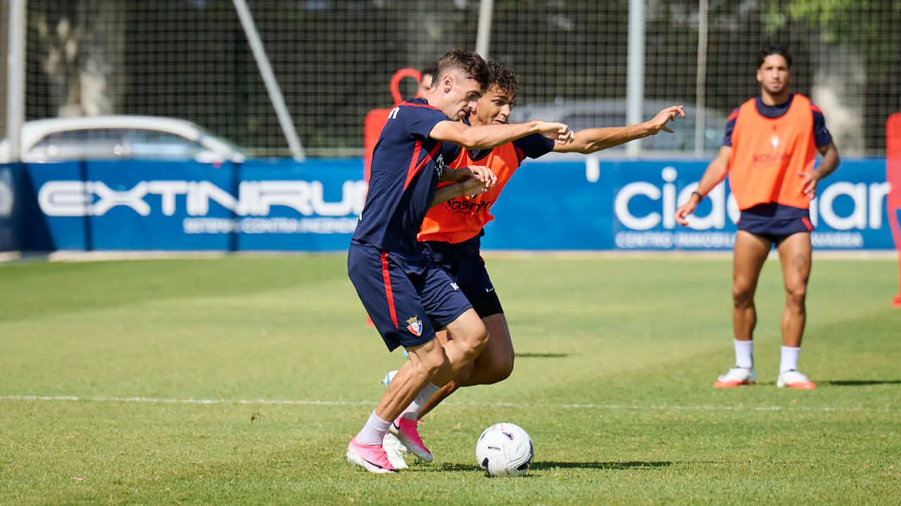 Osasuna se ejercita en las instalaciones de Tajonar durante la pretemporada 2026. PABLO LASAOSA