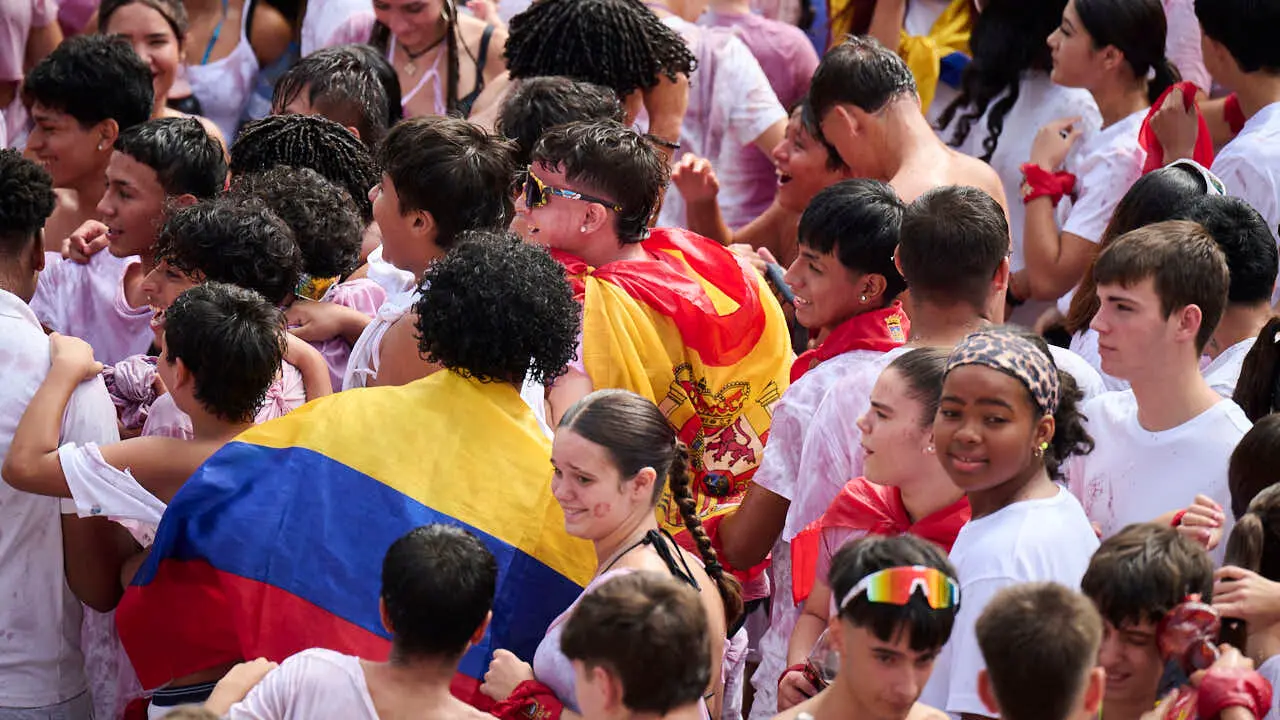 Cohete anunciador de las fiestas de Tudela 2026 en honor a Santa Ana. PABLO LASAOSA