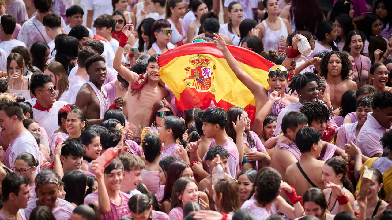 Cohete anunciador de las fiestas de Tudela 2026 en honor a Santa Ana. PABLO LASAOSA
