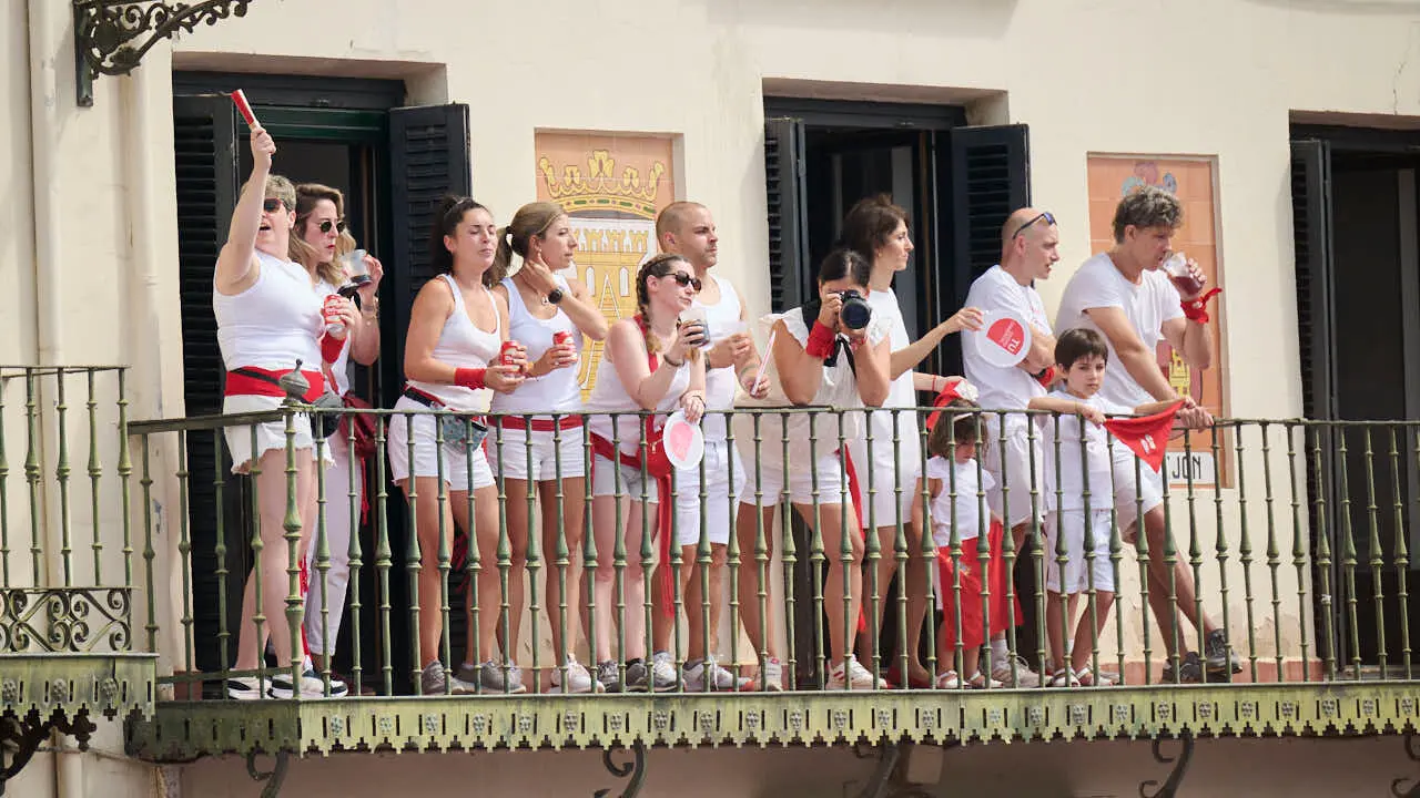 Cohete anunciador de las fiestas de Tudela 2026 en honor a Santa Ana. PABLO LASAOSA