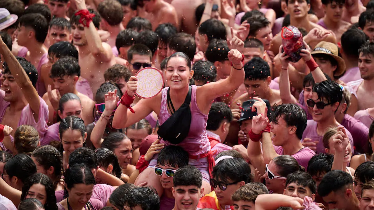 Cohete anunciador de las fiestas de Tudela 2026 en honor a Santa Ana. PABLO LASAOSA