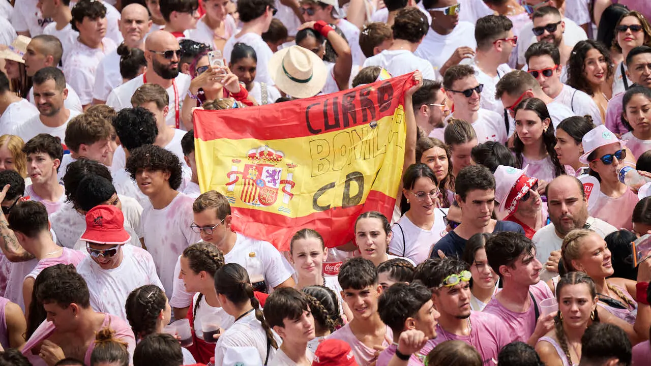 Cohete anunciador de las fiestas de Tudela 2026 en honor a Santa Ana. PABLO LASAOSA