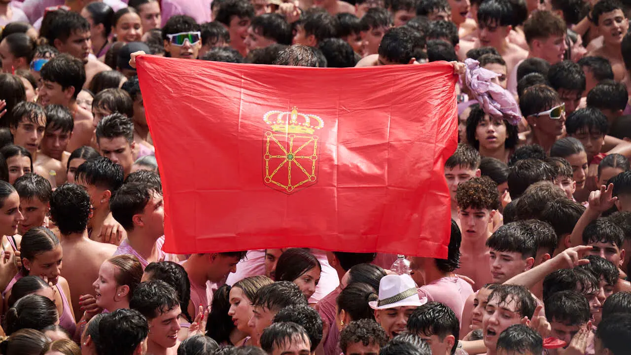 Cohete anunciador de las fiestas de Tudela 2026 en honor a Santa Ana. PABLO LASAOSA