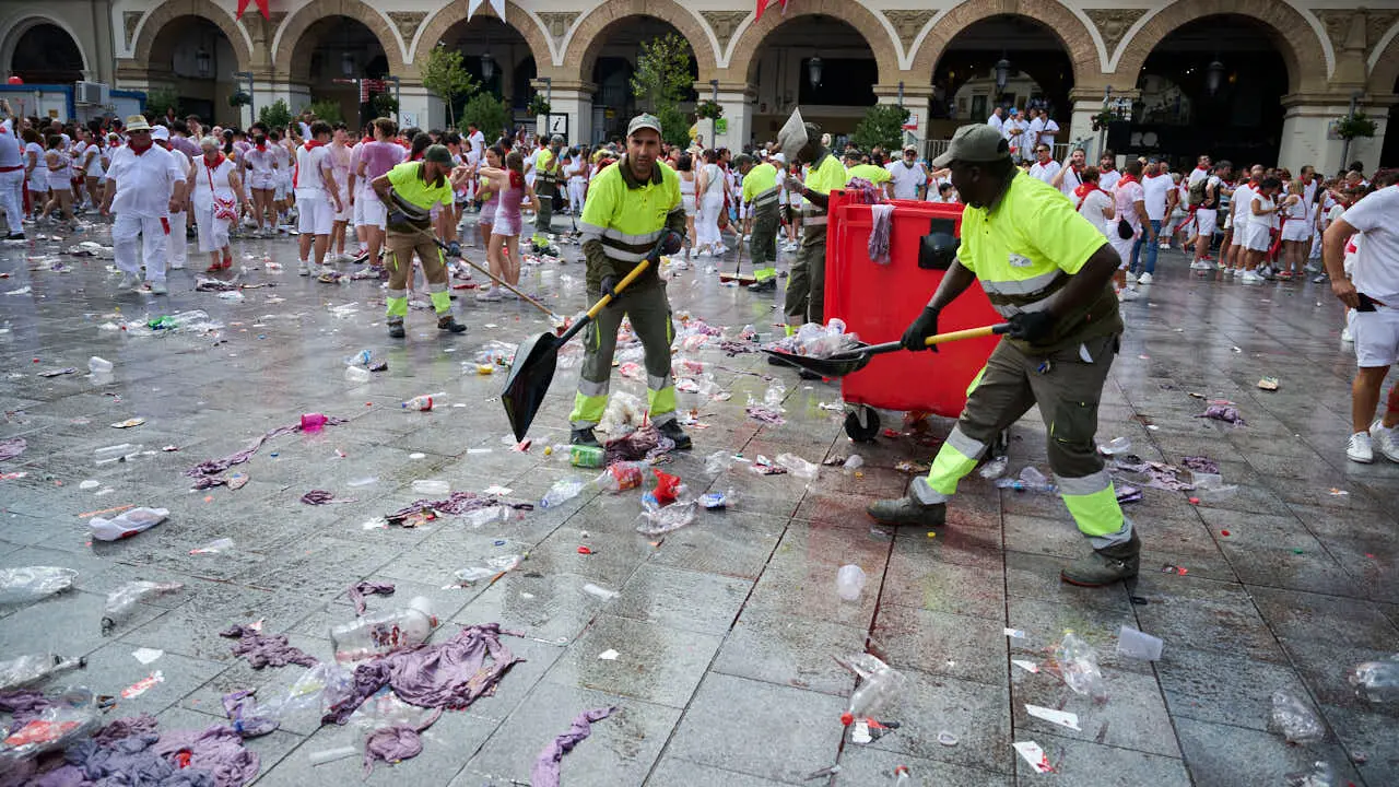 Cohete anunciador de las fiestas de Tudela 2026 en honor a Santa Ana. PABLO LASAOSA