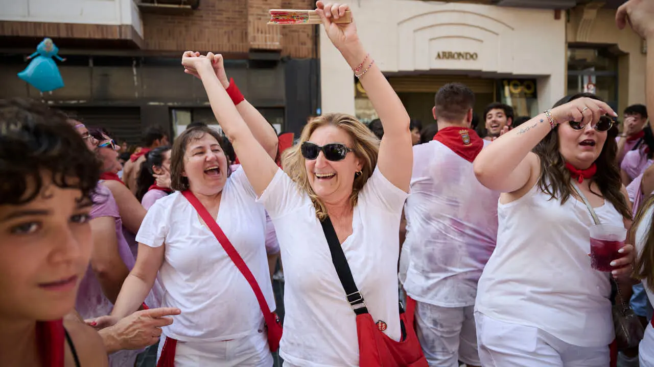 Cohete anunciador de las fiestas de Tudela 2026 en honor a Santa Ana. PABLO LASAOSA