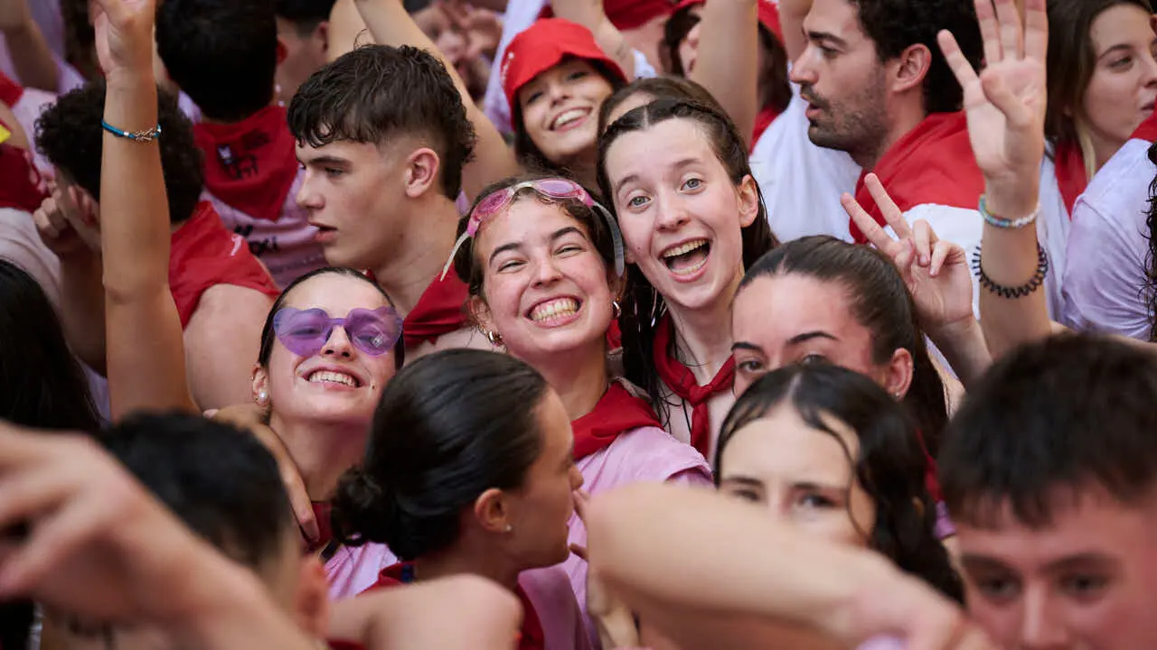 Cohete anunciador de las fiestas de Tudela 2026 en honor a Santa Ana. PABLO LASAOSA