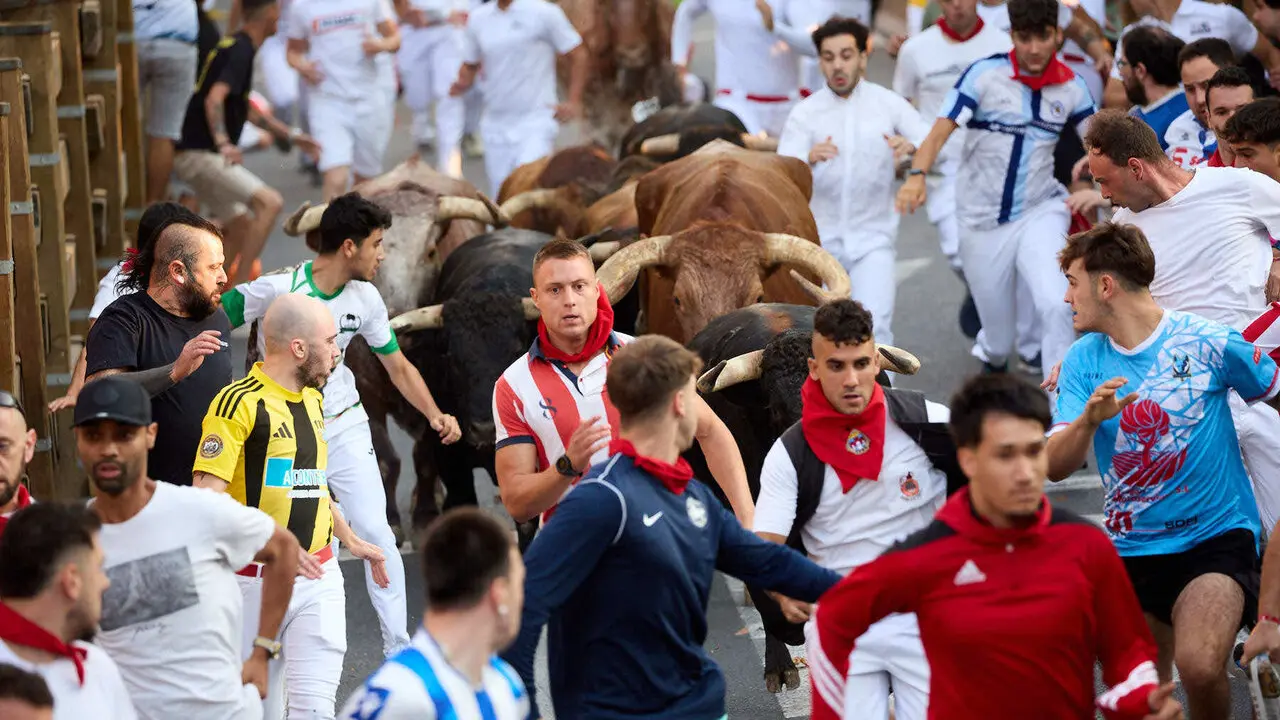 Primer encierro de las Fiestas de Tudela 2026. I&Ntilde;IGO ALZUGARAY