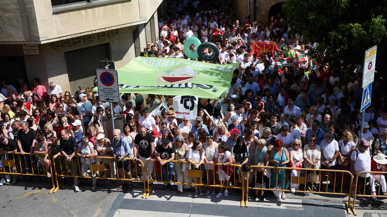 Chupinazo e inicio de las Fiestas de Estella 2026. I&Ntilde;IGO ALZUGARAY