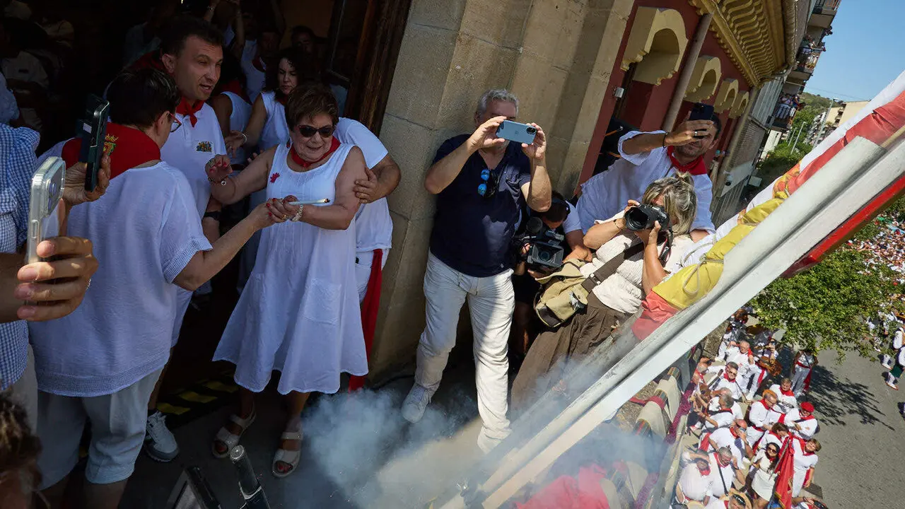 Chupinazo e inicio de las Fiestas de Estella 2026. I&Ntilde;IGO ALZUGARAY